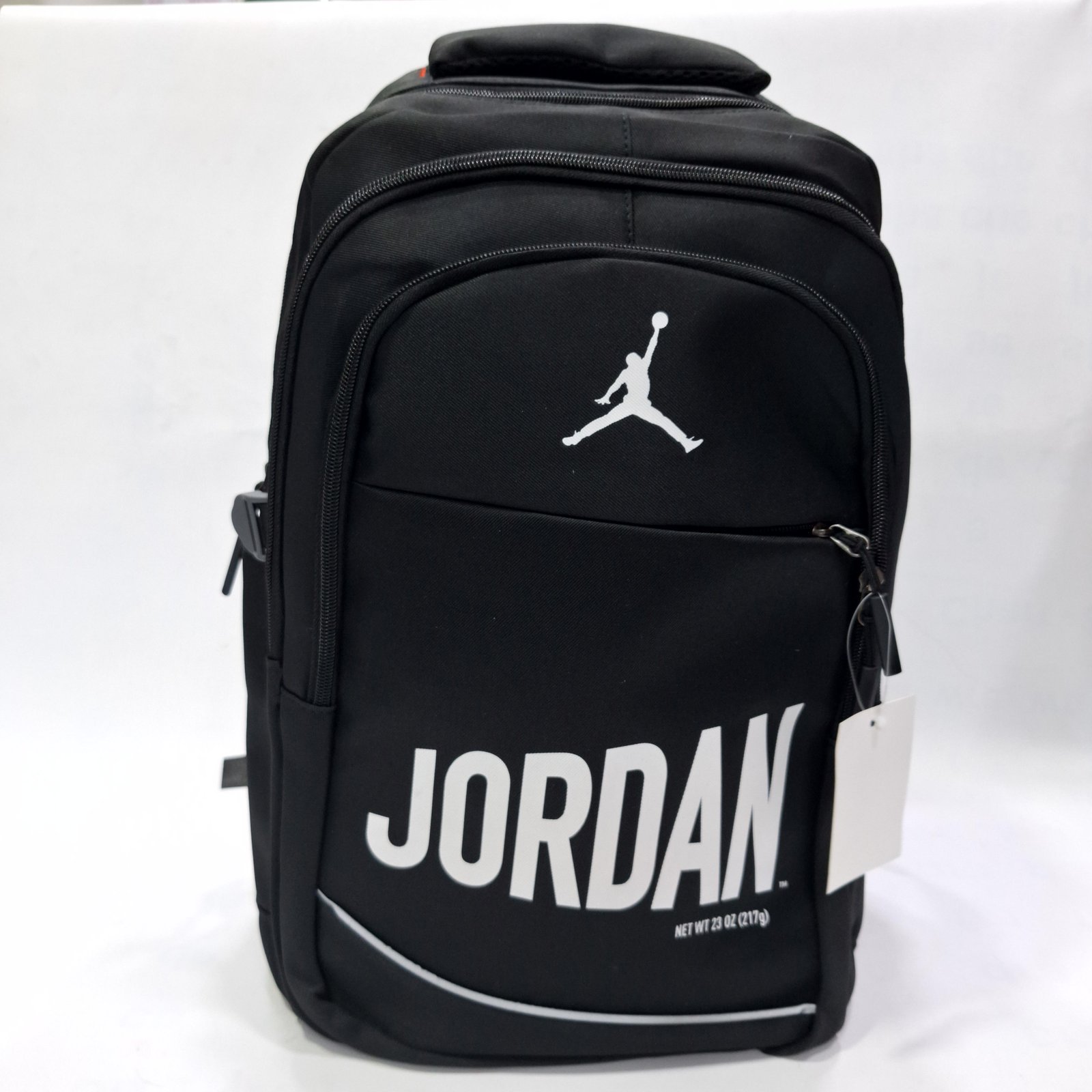 حقيبة ظهر مدرسية ورياضية جوردان إير متعددة المقصورات - أسود كربوني كلاسيك (STUDENT-JORDAN-AIR-SPORT-
