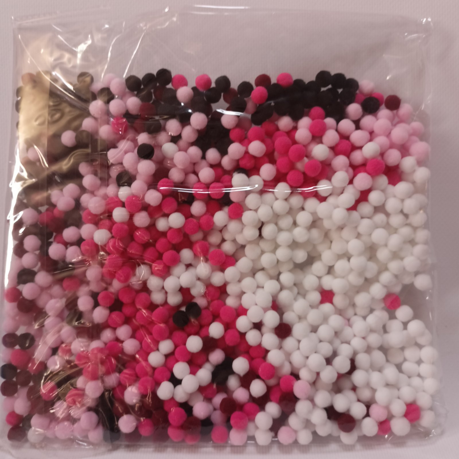 Fabric Beads Drawing – الرسم بالحبيبات القماشية